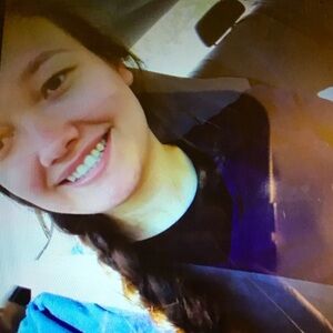 Meet your Posher, Deanelia